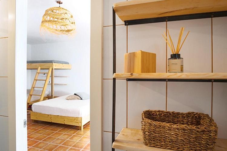 Tenerife Surf Camp Hostel La Mareta ภายนอก รูปภาพ